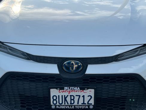 Used 2020 Toyota Corolla LE FWD image 12