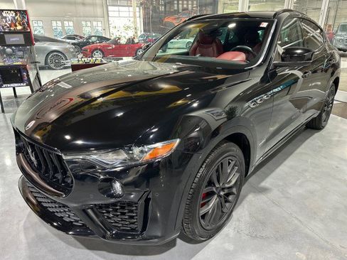 Used 2019 Maserati Levante GranSport AWD/4WD image 11