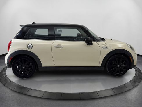 Used 2018 MINI Cooper S FWD image 4