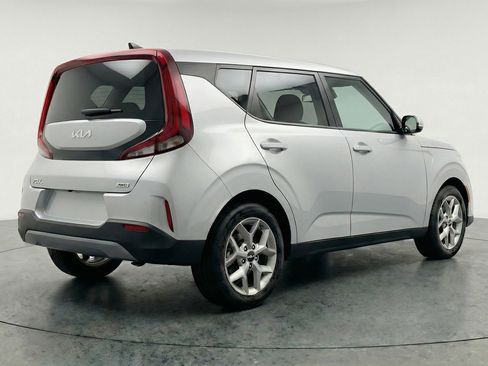 Used 2025 Kia Soul LX w/ LX Technology Package FWD image 7