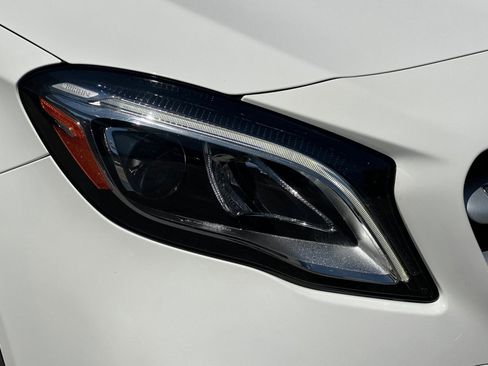 Used 2020 Mercedes-Benz GLA 250 4MATIC image 10