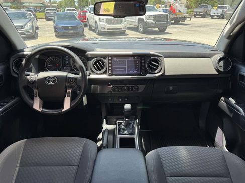 Used 2021 Toyota Tacoma SR5 RWD image 15