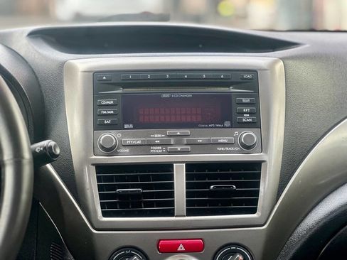 Used 2010 Subaru Impreza 2.5i Premium image 18