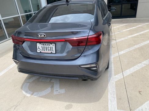 Used 2020 Kia Forte LXS FWD image 5