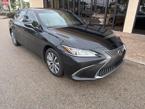 Used 2021 Lexus ES 350 w/ Accessory Package image 2