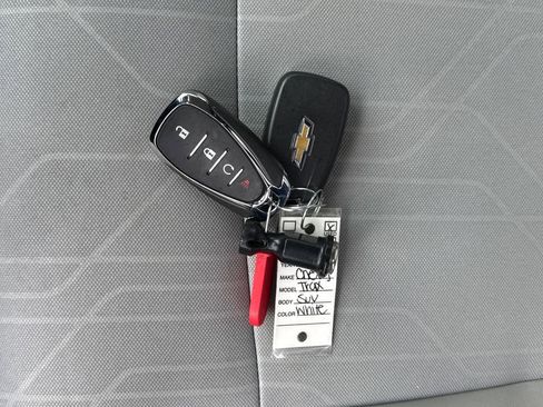 Used 2017 Chevrolet Trax LT w/ LT Convenience Package image 28