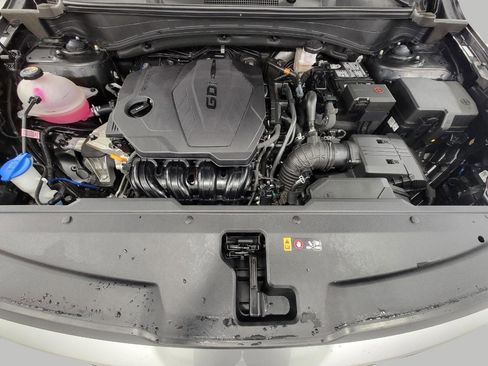 Used 2025 Kia Sportage LX image 9