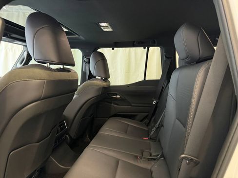 Used 2024 Lexus GX 550 AWD/4WD image 22