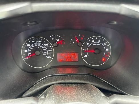 Used 2022 RAM ProMaster City Tradesman FWD image 13