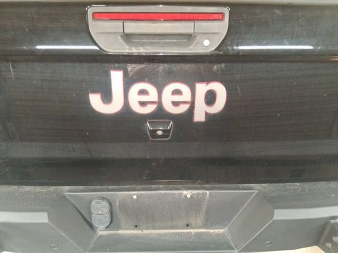 Used 2021 Jeep Gladiator Rubicon AWD/4WD image 7