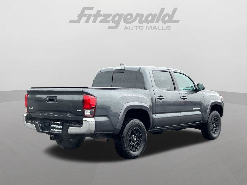 Used 2020 Toyota Tacoma SR5 AWD/4WD image 8