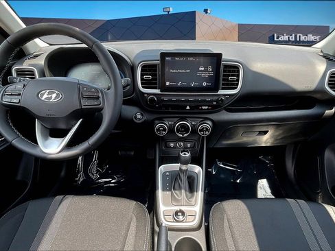 New 2025 Hyundai Venue SEL image 24