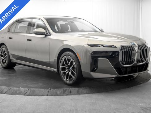 Used 2023 BMW 740i RWD image 9