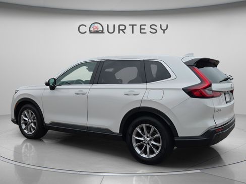 Used 2024 Honda CR-V EX image 3