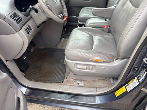 Used 2006 Toyota Sienna XLE Limited image 10
