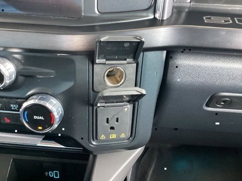 Used 2023 Ford F250 Lariat w/ Chrome Package image 59