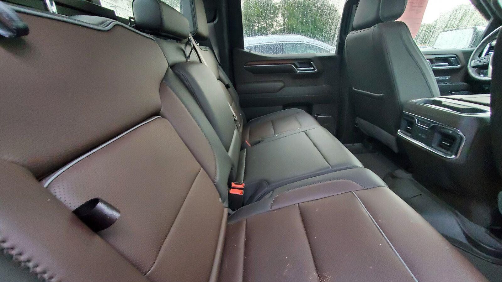 Used 2024 GMC Sierra 1500 Denali AWD/4WD image 6