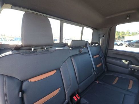 Used 2022 GMC Sierra 2500 AT4 w/ AT4 Preferred Package image 15