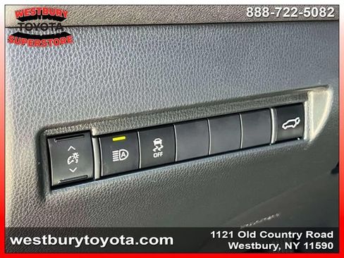 Certified 2024 Toyota Venza XLE AWD/4WD image 23