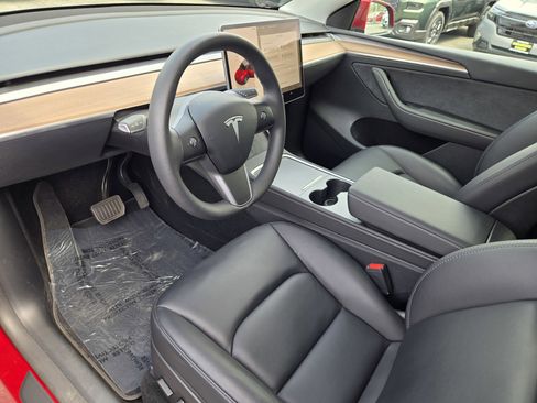 Used 2024 Tesla Model Y Long Range AWD/4WD image 10