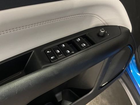Used 2025 Jeep Compass Limited AWD/4WD image 7