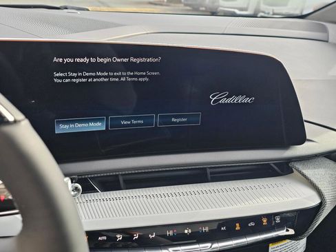 New 2026 Cadillac Optiq Luxury 2 image 33