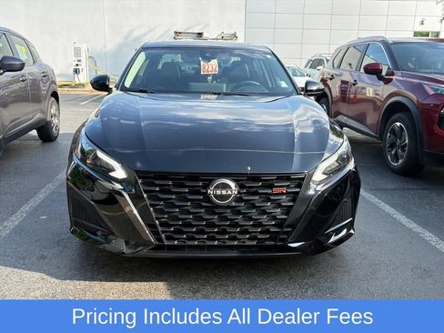 Used 2023 Nissan Altima 2.5 SR w/ SR Premium Package AWD/4WD image 3