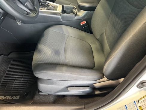 Used 2019 Toyota RAV4 LE image 31