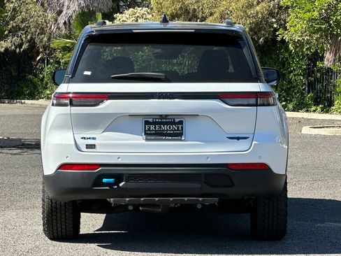 New 2023 Jeep Grand Cherokee Trailhawk AWD/4WD image 4