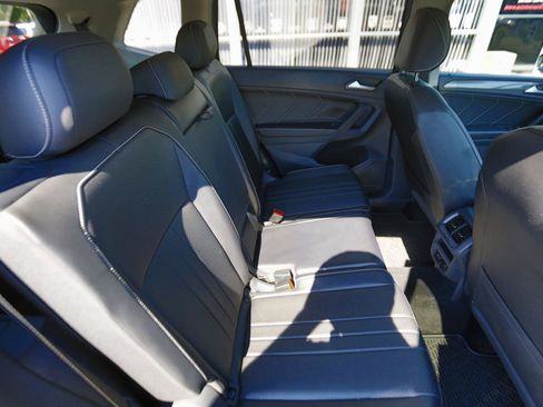 Used 2022 Volkswagen Tiguan SE FWD image 18