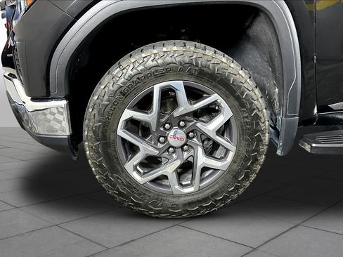 Used 2023 GMC Sierra 1500 SLT image 11