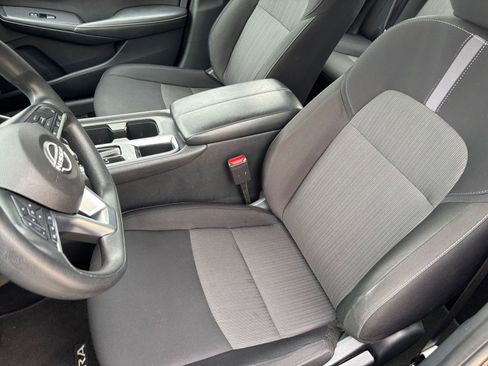 Used 2025 Nissan Sentra SV image 36