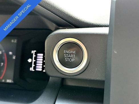 Certified 2025 Toyota 4Runner SR5 AWD/4WD image 16