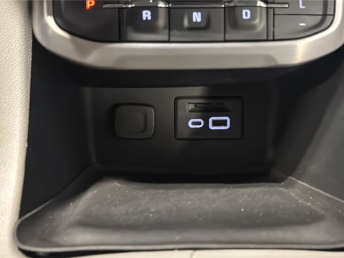 Used 2020 GMC Acadia SLT w/ Driver Alert Package II image 20