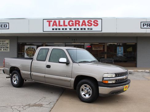 Used 2002 Chevrolet Silverado 1500 LS RWD image 2