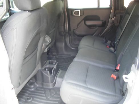 Used 2021 Jeep Wrangler Unlimited Sport AWD/4WD image 4