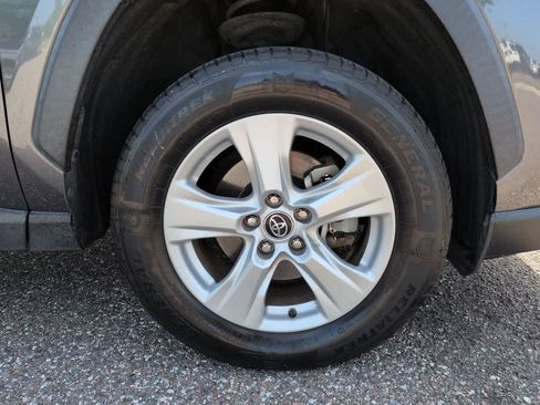 Used 2020 Toyota RAV4 XLE FWD image 11