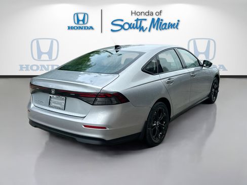 New 2025 Honda Accord SE image 6