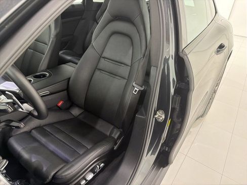 Used 2018 Porsche Panamera 4 image 13