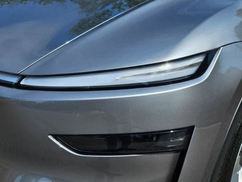 Used 2026 Tesla Model Y AWD image 28