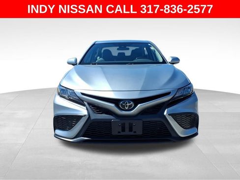 Used 2022 Toyota Camry SE image 3