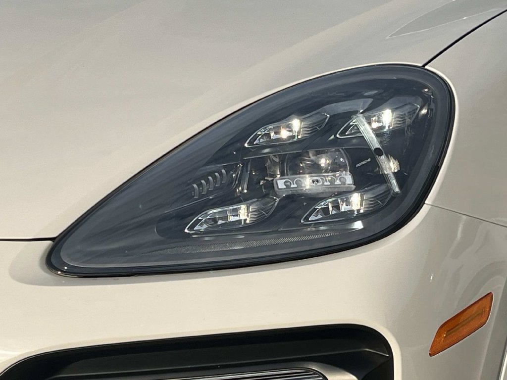 Used 2021 Porsche Cayenne S AWD/4WD image 9
