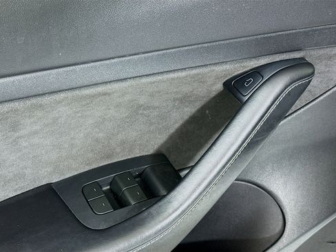 Used 2021 Tesla Model 3 Standard Range Plus image 15