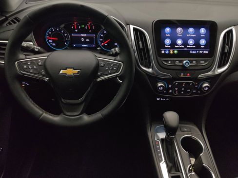 Used 2024 Chevrolet Equinox LT FWD image 22