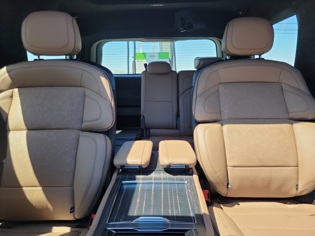New 2026 Lincoln Navigator Black Label AWD/4WD image 17
