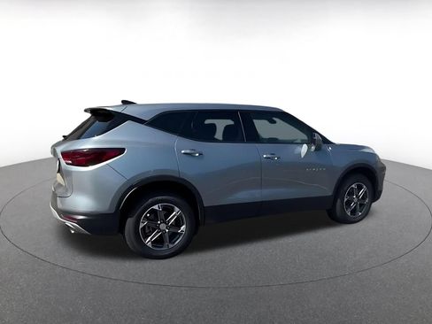 Used 2025 Chevrolet Blazer LT FWD image 12