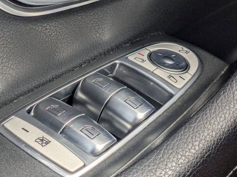 Used 2018 Mercedes-Benz E 300 image 10