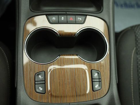 Used 2020 GMC Acadia SLE w/ Driver Convenience Package image 24