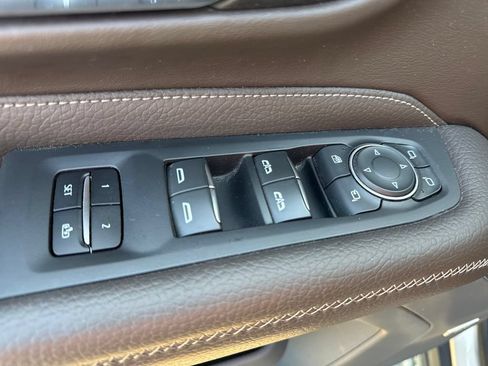 Used 2021 GMC Yukon Denali w/ Denali Premium Package AWD/4WD image 19