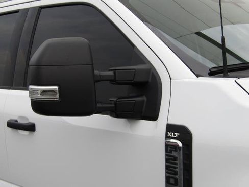 Used 2025 Ford F250 XLT AWD/4WD image 6